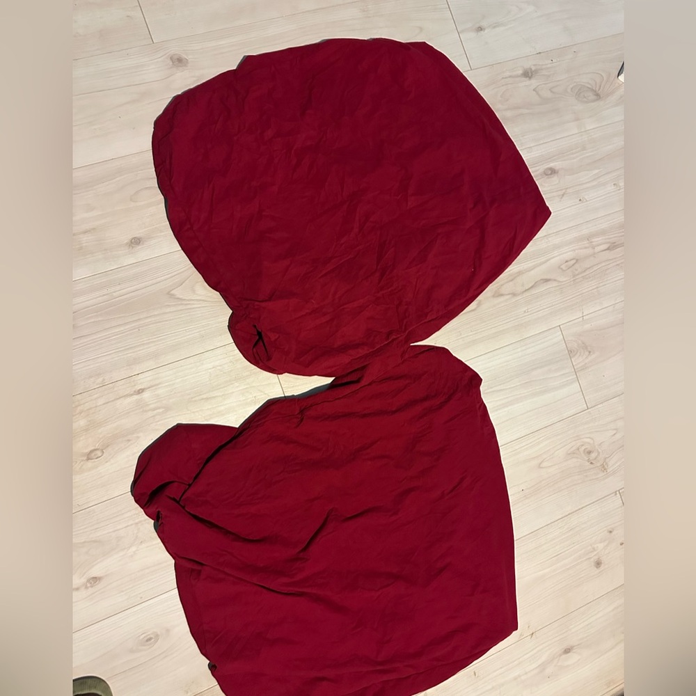 Cushion covers color red